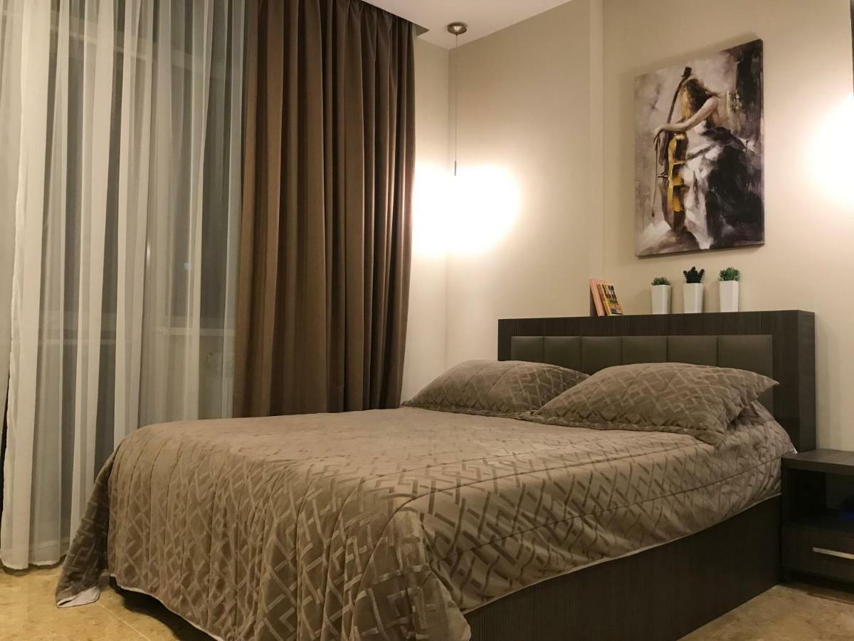 V&A Lux Apartments Batumi Esterno foto